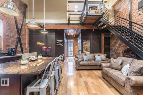 Ouray House | Exceptional Stay at 736 1/2 A Main Street with Hot Tub