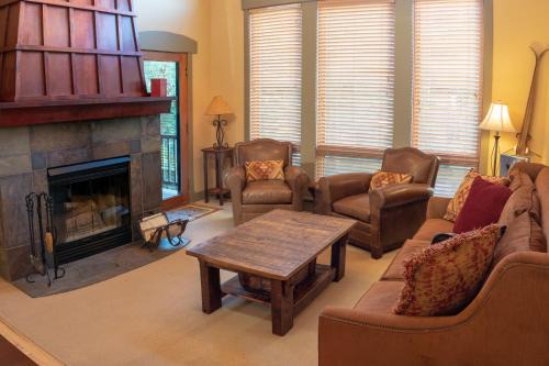 Salt Lake Mountain Resorts Apartment | Elegant Three Bedroom Loft Condo with Pool & Hot Tub