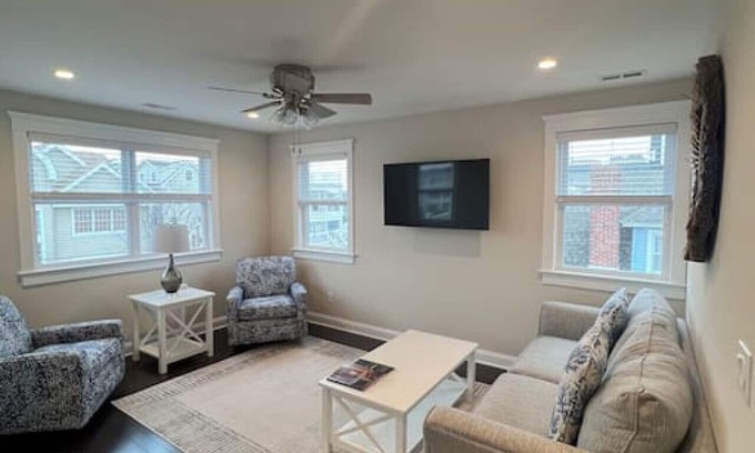 North End Apartment | Oceanfront Condo with Ocean View - Guest Rated 10/10