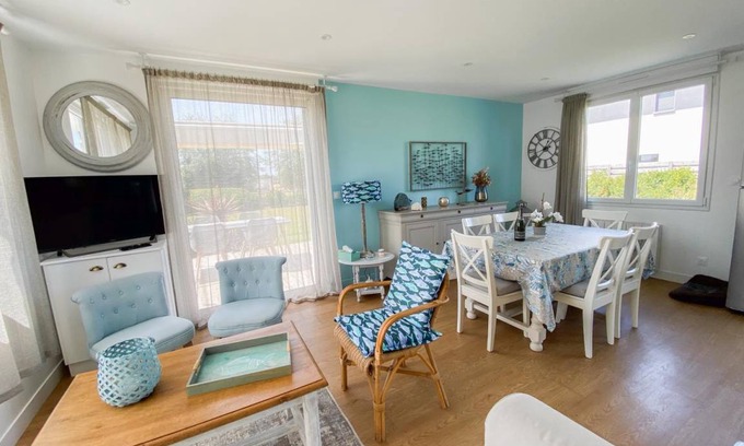 Saint-Jean-de-la-Riviere House | 75 m² Gîte ∙ 3 bedrooms ∙ 6 guests