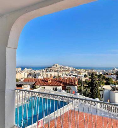 Peniscola Apartment | Spacious 2-Bedroom Apartment with Pool and Kitchen