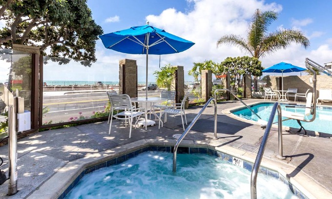 Capistrano Beach Resort | Spacious Resort with Pool & Kitchen for 10 Guests
