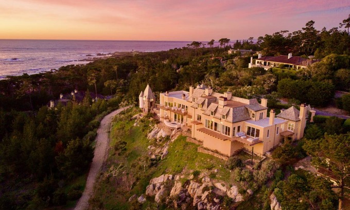 Pebble Beach Other | Spacious Oceanfront Retreat with 6 Bedrooms for 16 Guests