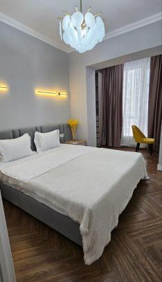 Almaty Apartment | Enjoy Panoramic Views of the Mountains from Your Room
