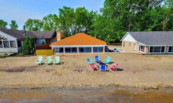 Oak Harbor House | Beachfront Retreat: 7713 Sand Beach - Sleeps 10, Pet Friendly