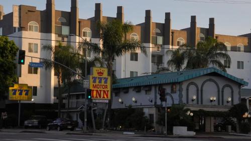 Sherman Oaks Hotel | Discover Comfort at 777 Motor Inn with Hot Tub Access