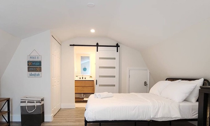 Clearwater Cabin | Unforgettable Stay at The Summer Loft - Guest Rated 9.8