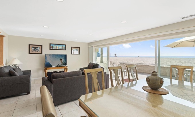 Balboa Peninsula Condo | 7BR Oceanfront Retreat | Coveted Pier-to-Pier Location | Walk to it All