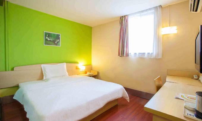 Chenghua Hotel | Budget-Friendly Stay at 7Days Inn Chengdu Interchange