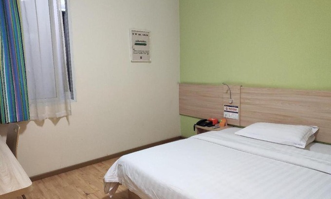 Wushan Hotel | Budget-Friendly 7Days Inn Chongqing with Wheelchair Access