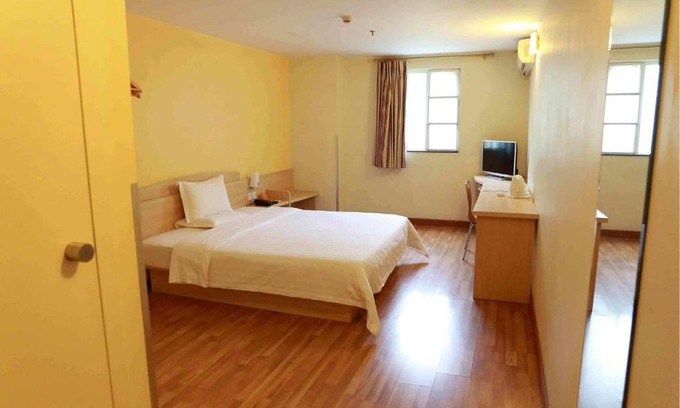 Liwan Hotel | Discover 7Days Inn Guangzhou Shangxia Jiu Rd for Families