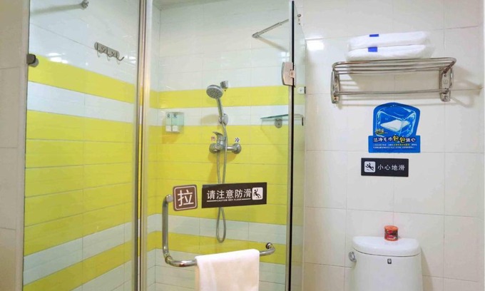 Luohu Hotel | Budget-Friendly Stay at 7Days Inn Shenzhen Near Subway