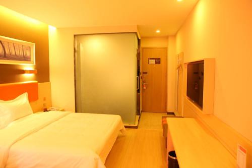 Shihezi Hotel | Budget-Friendly Stay at 7Days Premium Shihezi Recreation Plaza