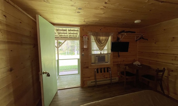 Wolf Creek House | Relax at 7r Guest Ranch: Spa, Dining & Family-Friendly Stay
