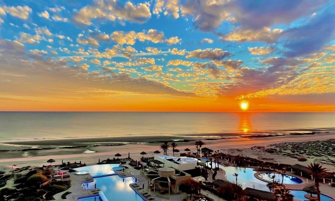 Puerto Penasco Condo | Beautiful Beachfront Condo with Pool & Ocean Views in Puerto Peñasco