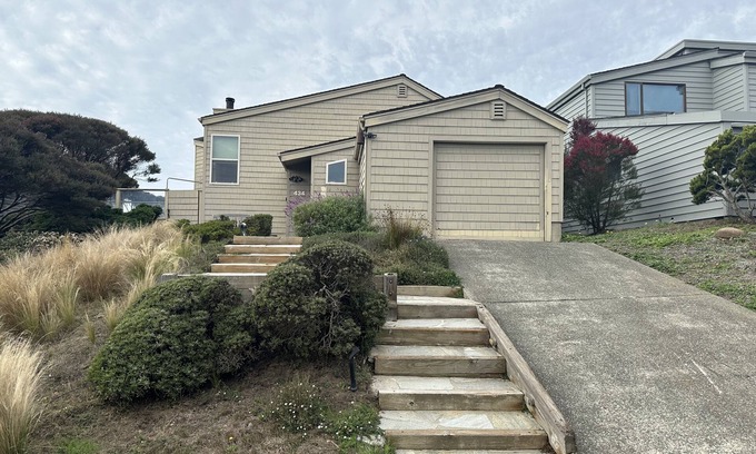 Bodega Bay House | 7th Heaven: Breathtaking Ocean Views and Family-Friendly Amenities