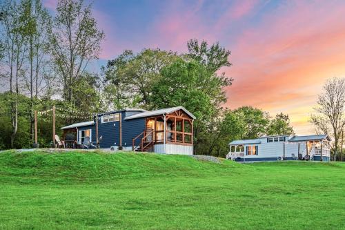 Guntersville Apartment | Guest Rated: 10/10 Luxury Tiny House Near Lake Guntersville