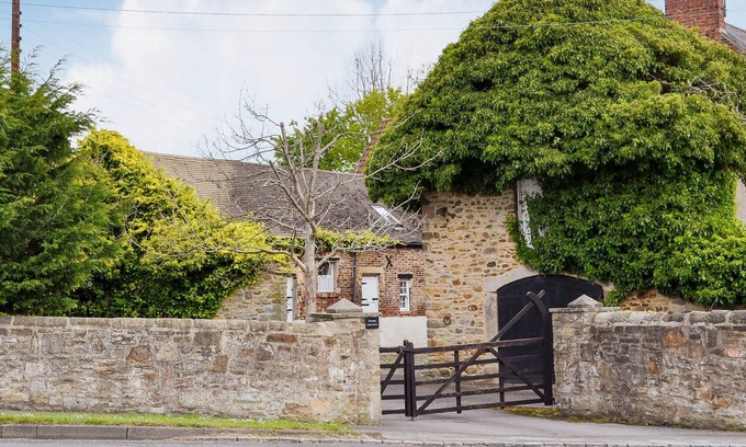 North Bitchburn Cottage | 8 bedroom accommodation in Bishop Auckland
