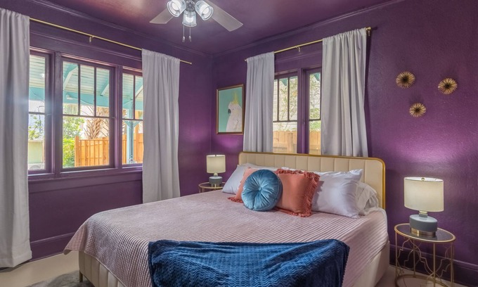 Seabreeze Historic District House | Seaside Retreat: 8 Beds, Steps to Ocean & Cowboy Pool