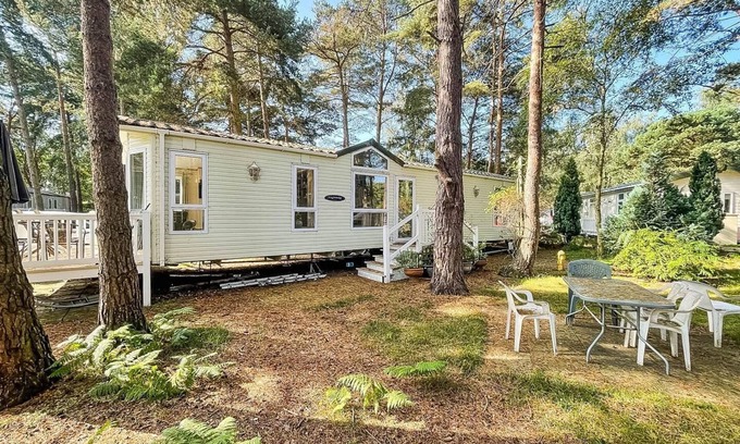 Belton House | Pet-Friendly 8 Berth Caravan at Wild Duck Holiday Park