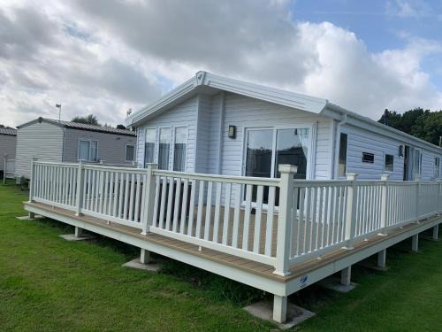 Cayton Bay Apartment | Indulge in 8 Birth Lodge at Cayton Bay Holiday Park