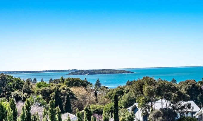 Encounter Bay House | Charming 8 Davies St, Encounter Bay - Sea Views & Wi-Fi