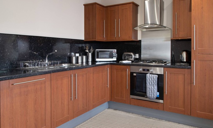 Chester-le-Street Cottage | Welcoming 8 Eureka Mews with Family-Friendly Amenities