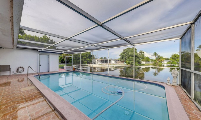 Miramar Apartment | 8 Mi to Beach! Miramar Guest Suite w/Pool Access