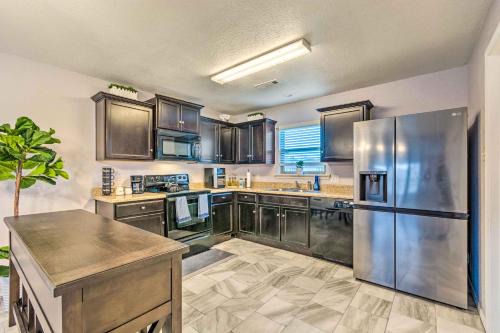 Little Rock House | Pet-Friendly Getaway in Little Rock, Just 8 Miles from Downtown!