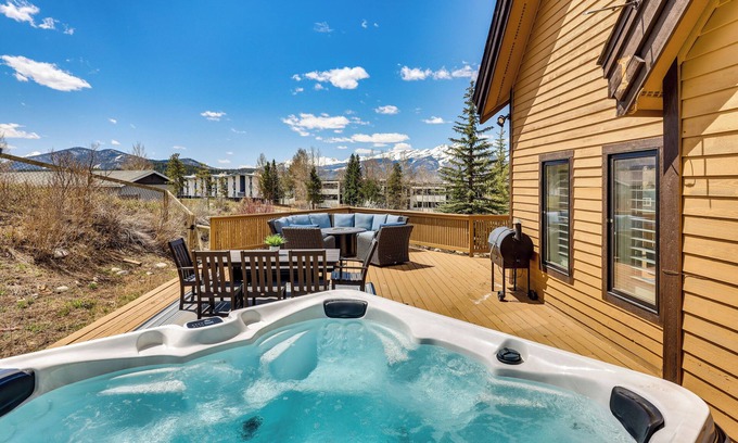 Dillon House | Inviting Dillon Home with Private Hot Tub & Mountain View