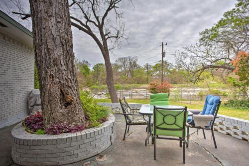 Garland House | Relaxing Creekside Retreat with Patio Near Dallas