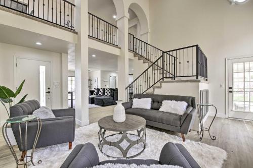 Glendale House | Family-Friendly Glendale Home Near Golf and Westgate