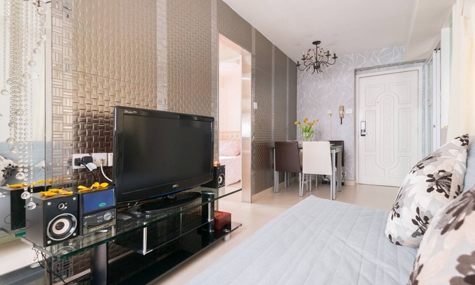 Wan Chai Apartment | 8 mins HKCEC, 5mins MTR, nr Causeway Bay