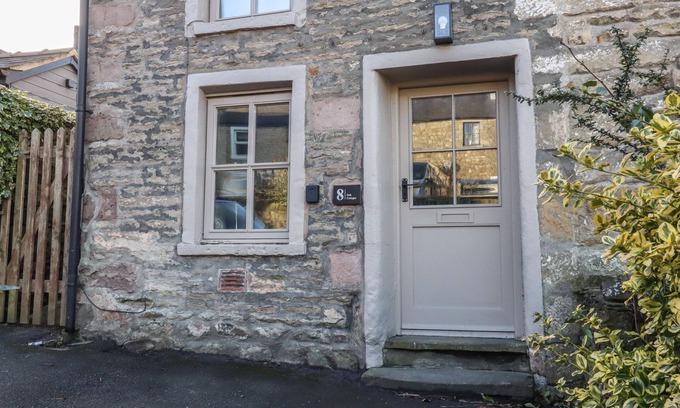 High Bentham Cottage | 8 Oak Cottages: Pet-Friendly Retreat with Garden in Yorkshire