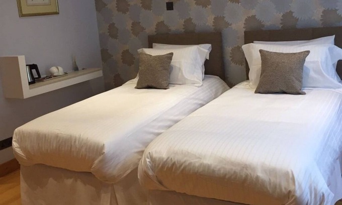 Glastonbury Bed & Breakfast | Top-Rated 8 Owls B&B: Family-Friendly with Breakfast Included