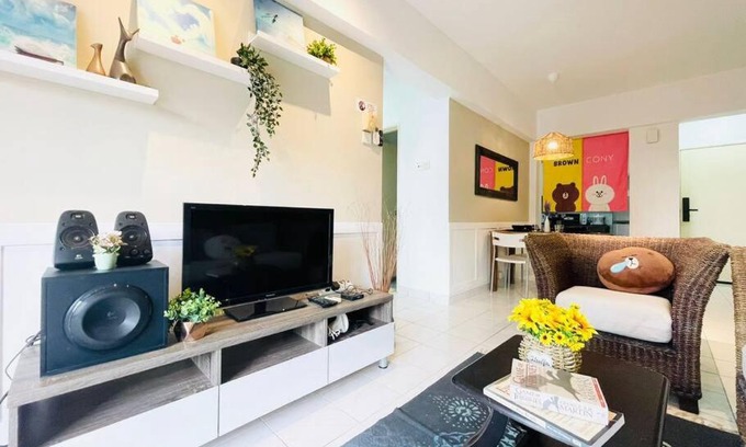 Bukit Jalil Apartment | Ideal Homestay for 8 near Axiata Arena & Pavilion 2