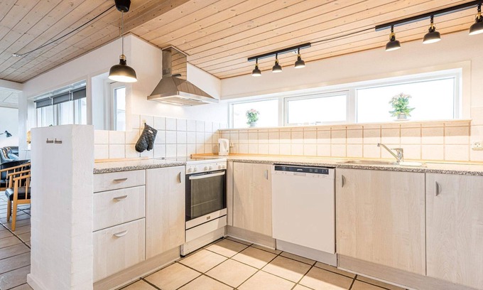Hvide Sande House | Spacious 8-Person Holiday Home with Oceanfront Views