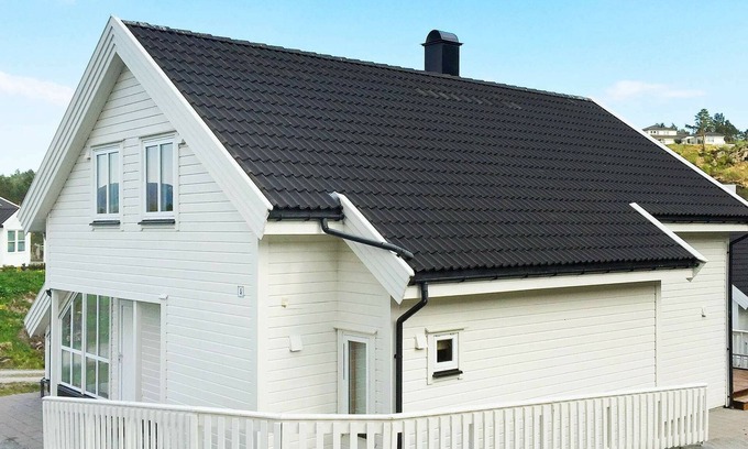 Sveio House | Family-Friendly Holiday Home with Ocean Views in Auklandshamn