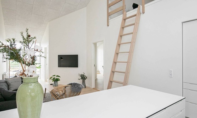 Sondervig Apartment | Spacious 8-Person Holiday Home with Ocean View in Ringkøbing