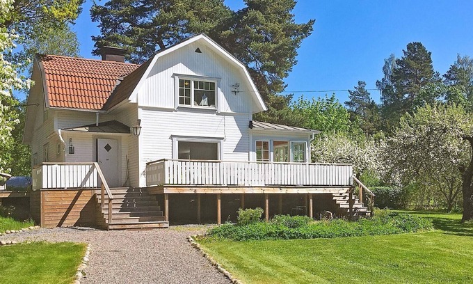 Osteraker Municipality House | Family-Friendly 8-Person Holiday Home in Åkersberga