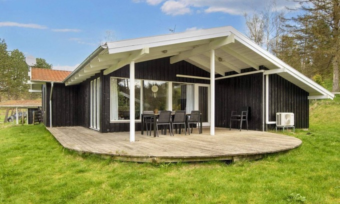 Femmøller House | Spacious 8-Person Holiday Home in Ebeltoft with Great Amenities