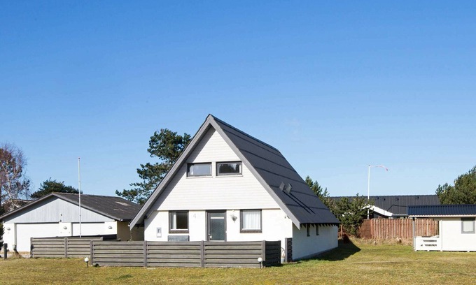 Fjellerup House | Perfect Holiday Home for 8 in Glesborg with Ocean Views