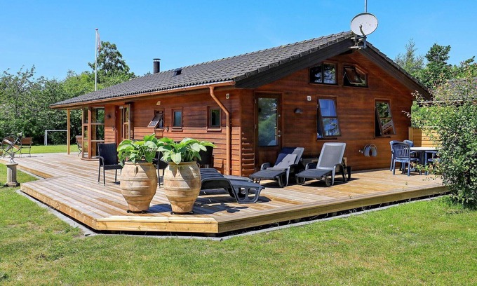 Sønder Nissum House | Ideal 8-Person Holiday Home with Oceanfront Views in Ulfborg