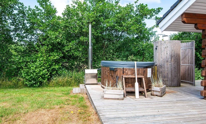 Falen House | Spacious 8-Person Holiday Home in Hemmet with Breakfast