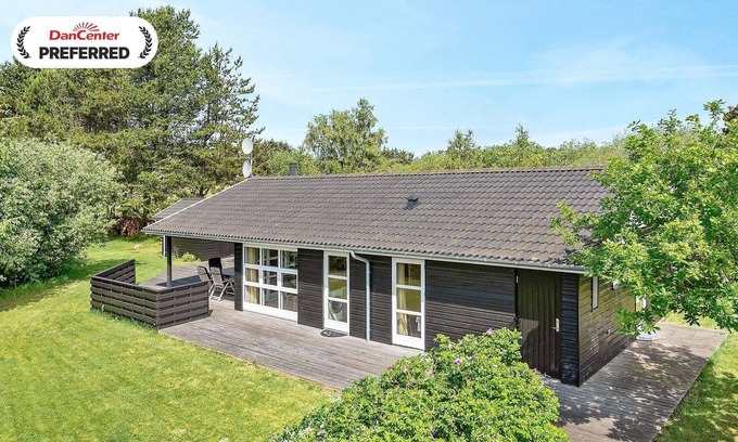 Aalbaek House | Spacious 8-Person Holiday Home in Ålbæk - Guest Rated 9.8