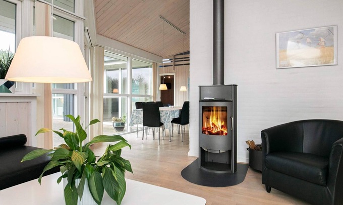Aalbaek House | Perfect 8-Person Holiday Home in Ålbæk with Ocean View