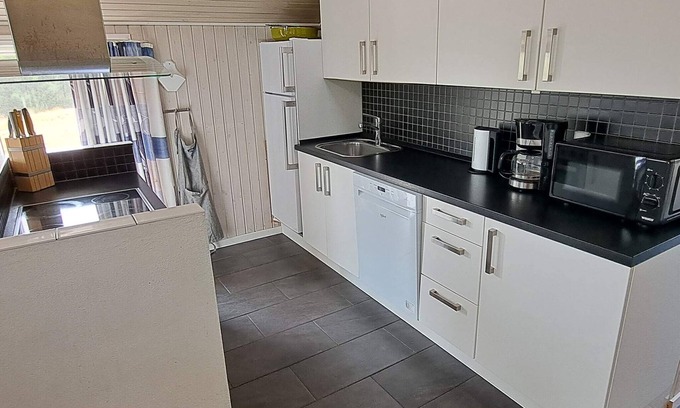 Rindby Strand House | Spacious 8-Person Holiday Home in Beautiful Fanø