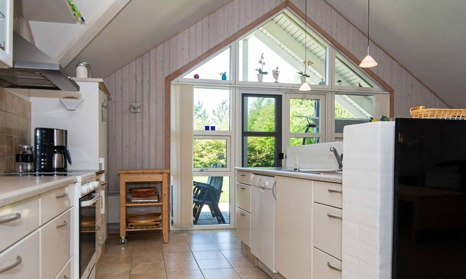 Bork Havn House | Spacious 8-Person Holiday Home in Hemmet with Breakfast
