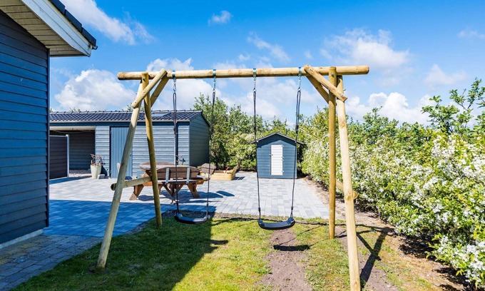 Skaven Strand House | Ideal 8-Person Holiday Home in Tarm with Great Amenities