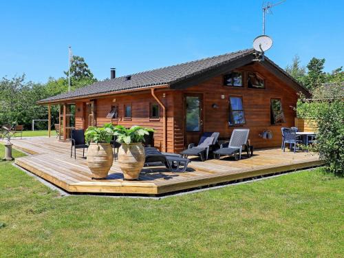 Sønder Nissum House | Spacious 8-Person Holiday Home in Ulfborg - Family Friendly